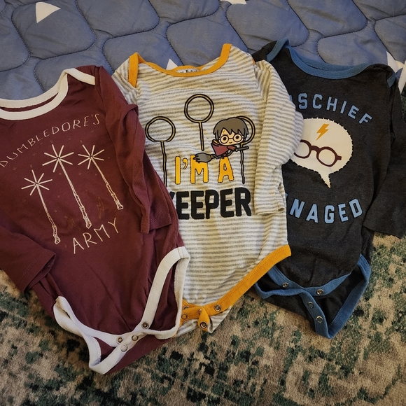 Harry Potter 18 mo onesie set - Picture 1 of 2